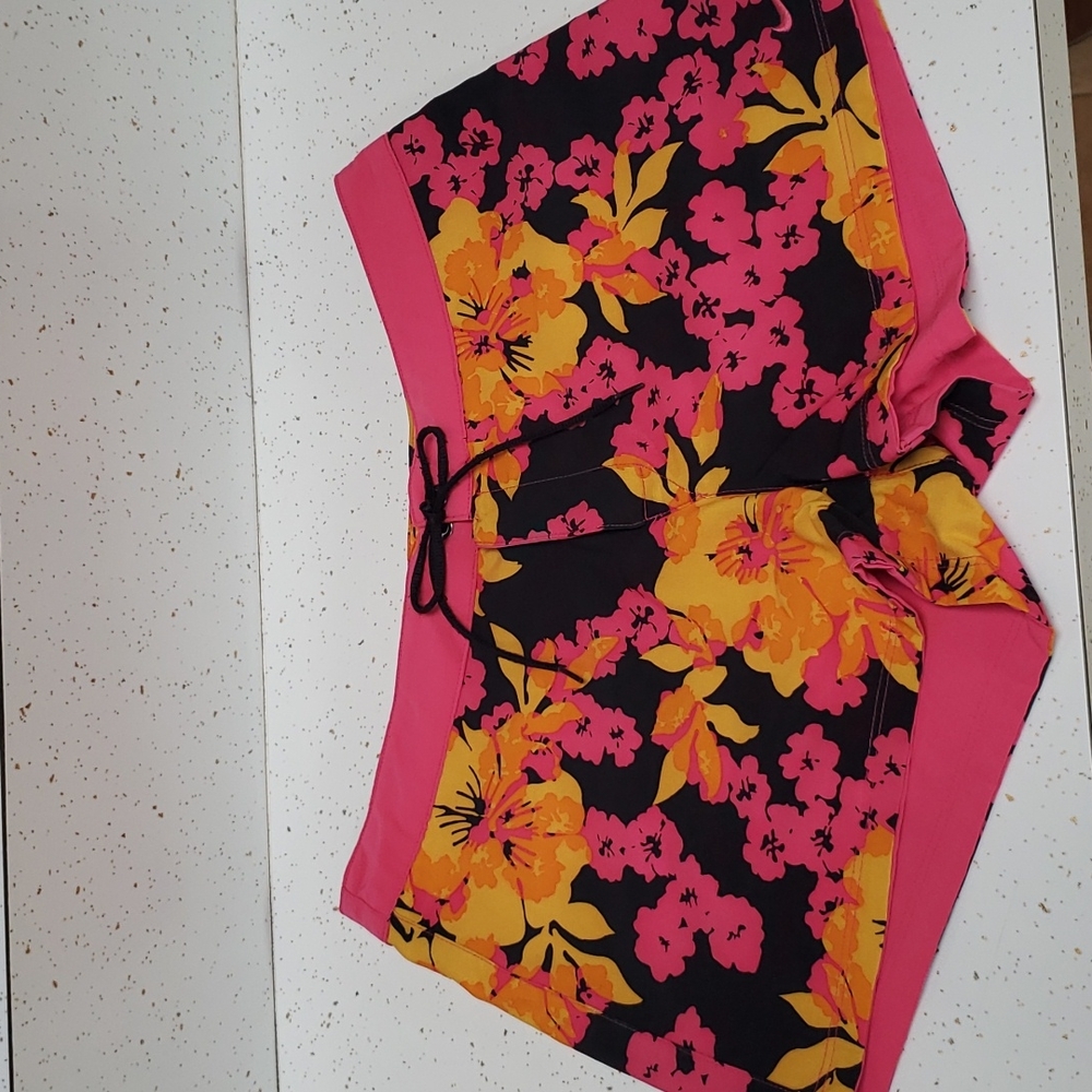 Nike Reversible Floral Short